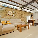 Galihost - Preciosa Casa Marinera En Carril *