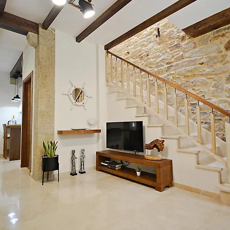 Galihost - Preciosa Casa Marinera En Carril * Vilagarcia de Arousa