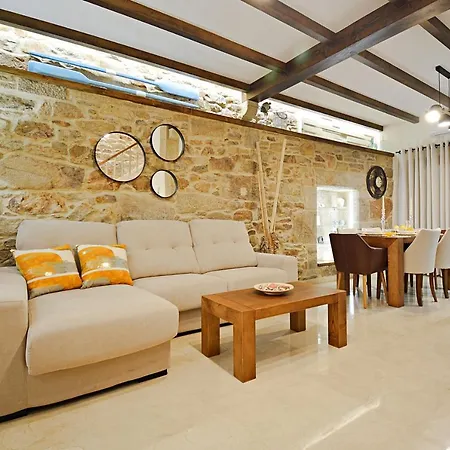 Galihost - Preciosa Casa Marinera En Carril *